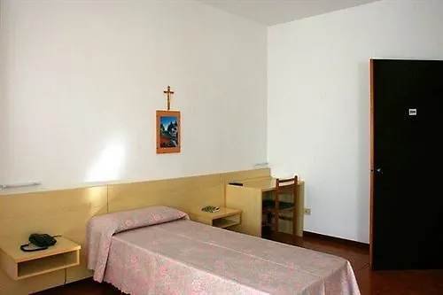 Hotel Casa Per Ferie Eremo Santa Rosa Da Lima 2*
